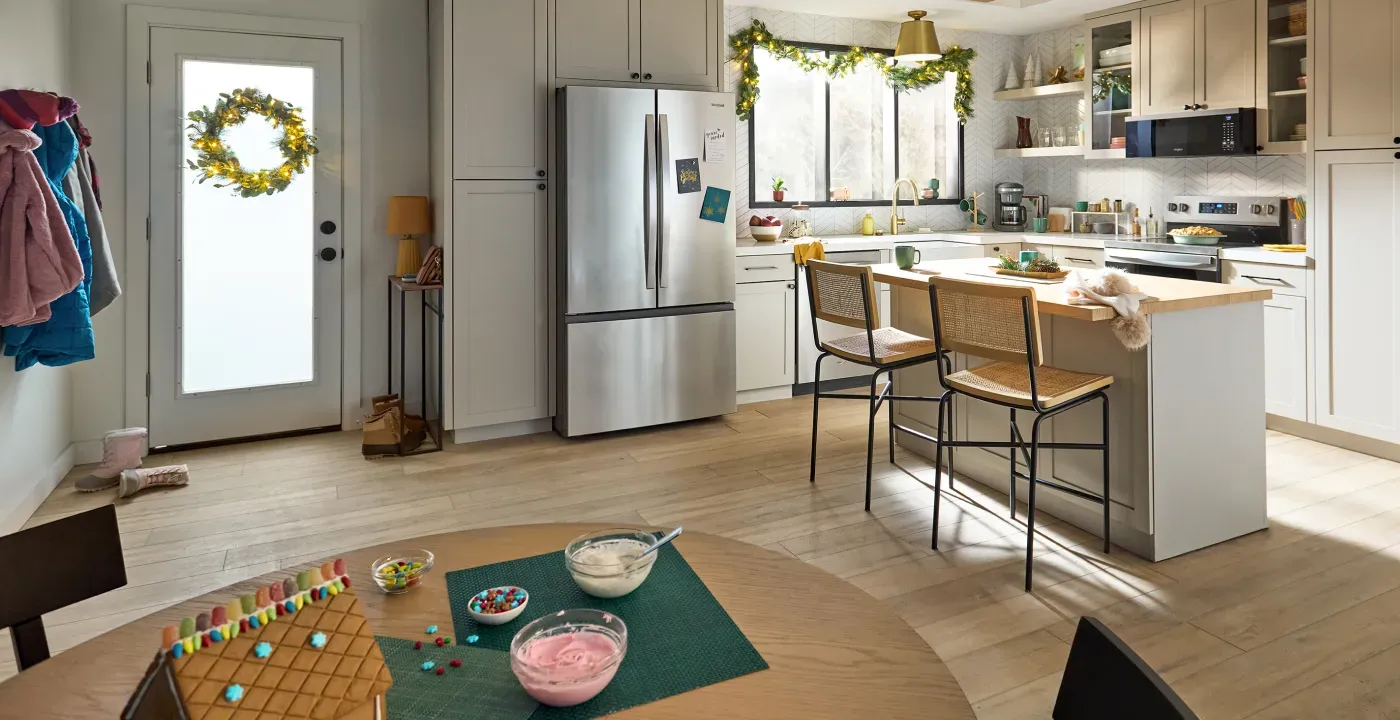 whirlpool-kitchen-with-christmas-decorations